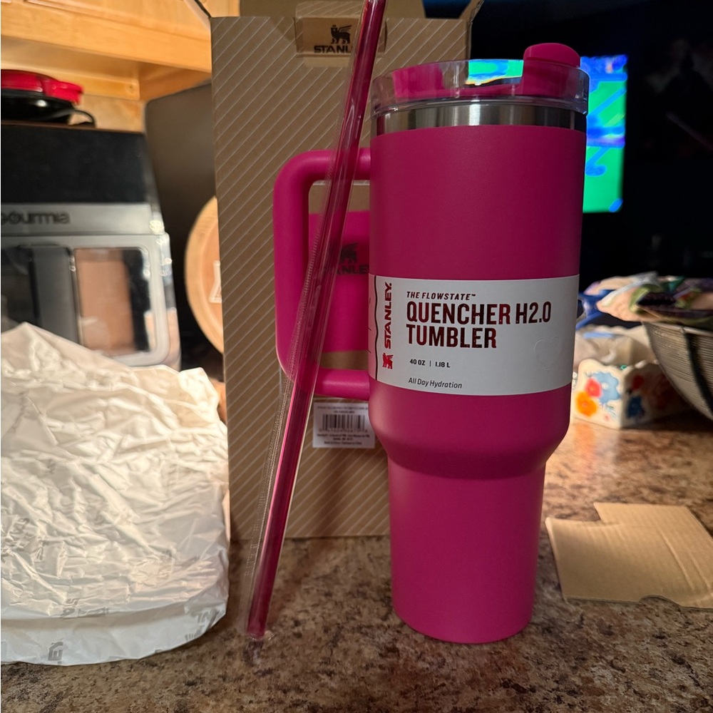 Stanley Pink Quencher H2.0 Tumbler